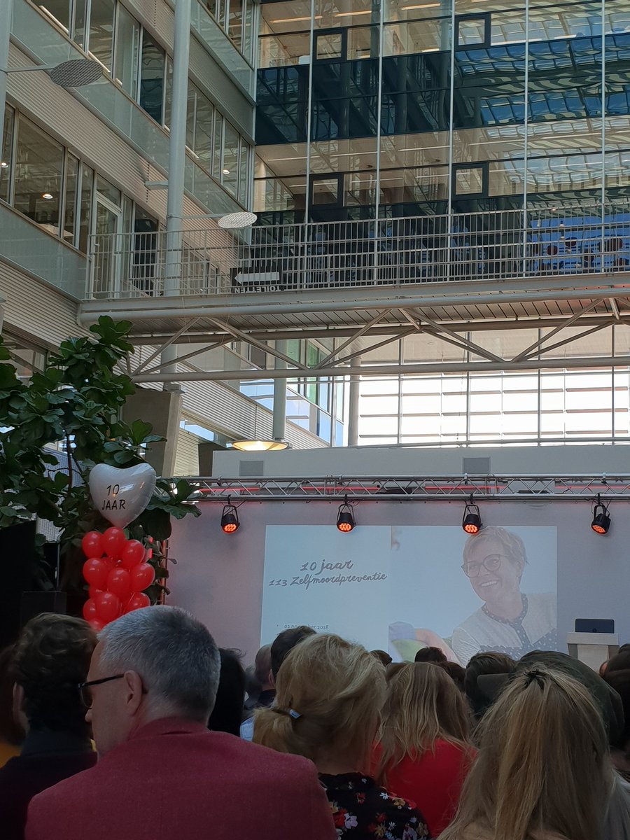 #113dag Vol spanning wachten op de koningin. 😄