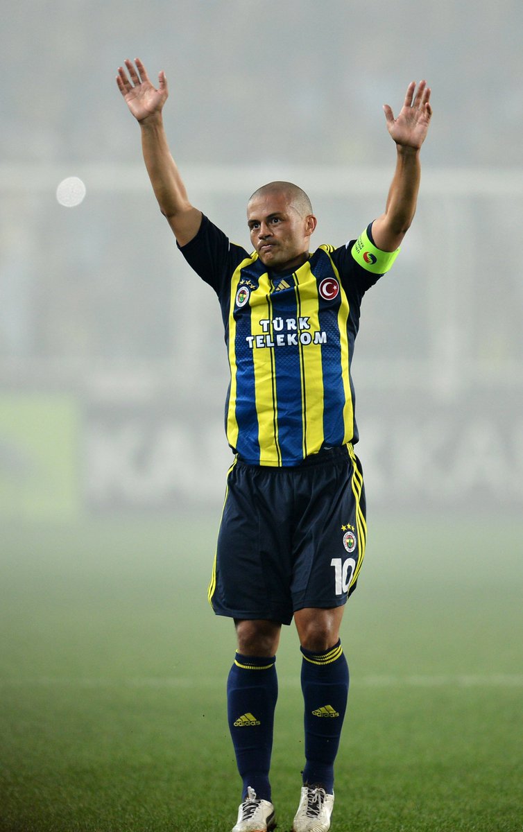 💛 Alex 💙
👕 245 league games
⚽️ 136 league goals
✔️ Fenerbahçe Legend
#UEL #FlashbackFriday