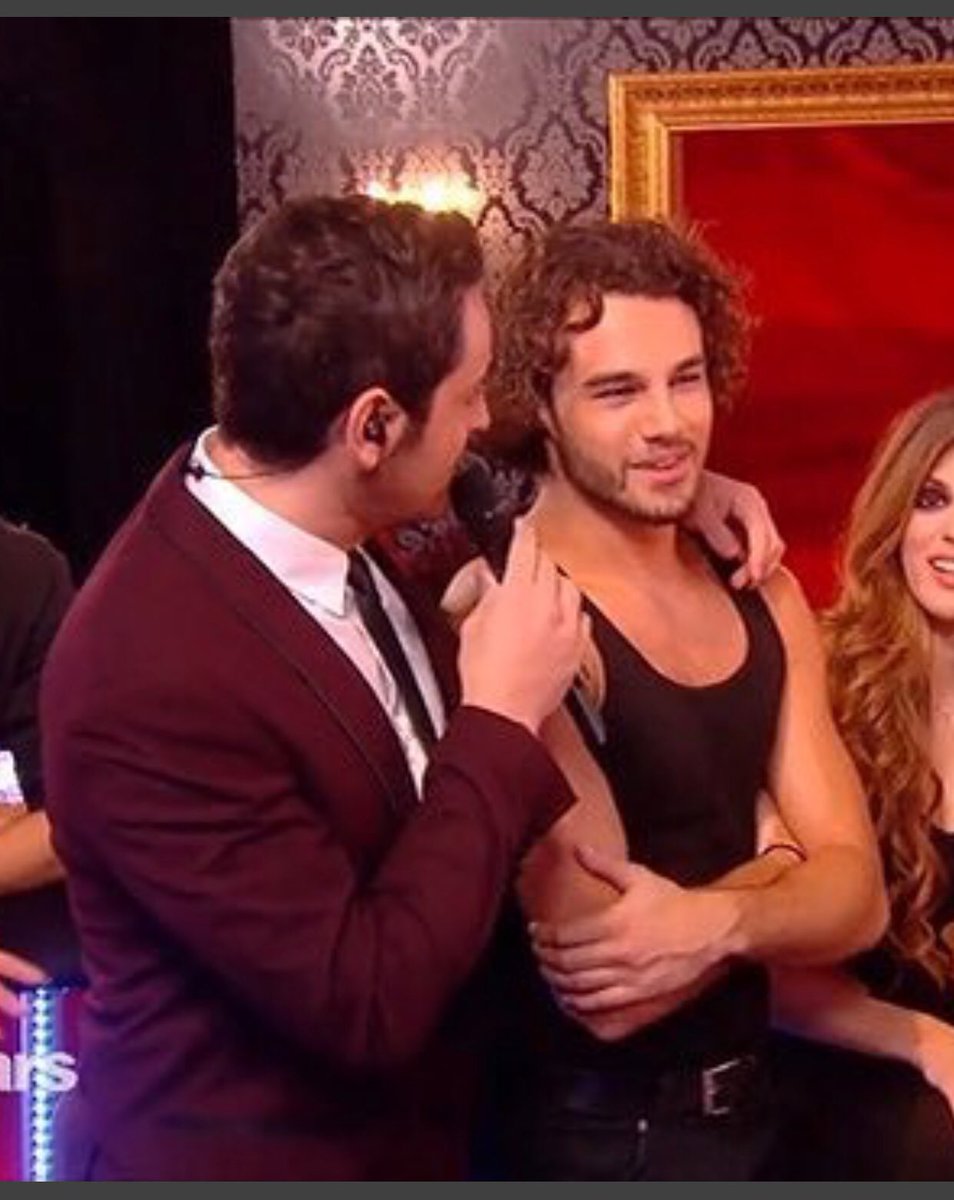 Anthonycolette_'s tweet image. Lorsque @CamilleCombal me raconte ses soirées/After le samedi soir après le prime 😅🙄