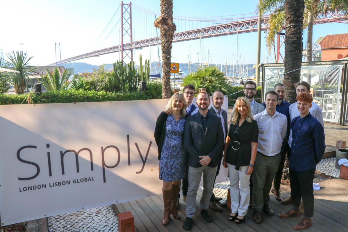 SimplyGetRes's tweet photo. The @SimplyGetRes team from all over the world converged on beautiful Lisbon to launch Simply Global!! #changinghowtheworldworks #lookingtothefuture #DataAnalytics https://t.co/mmIeqMODB2