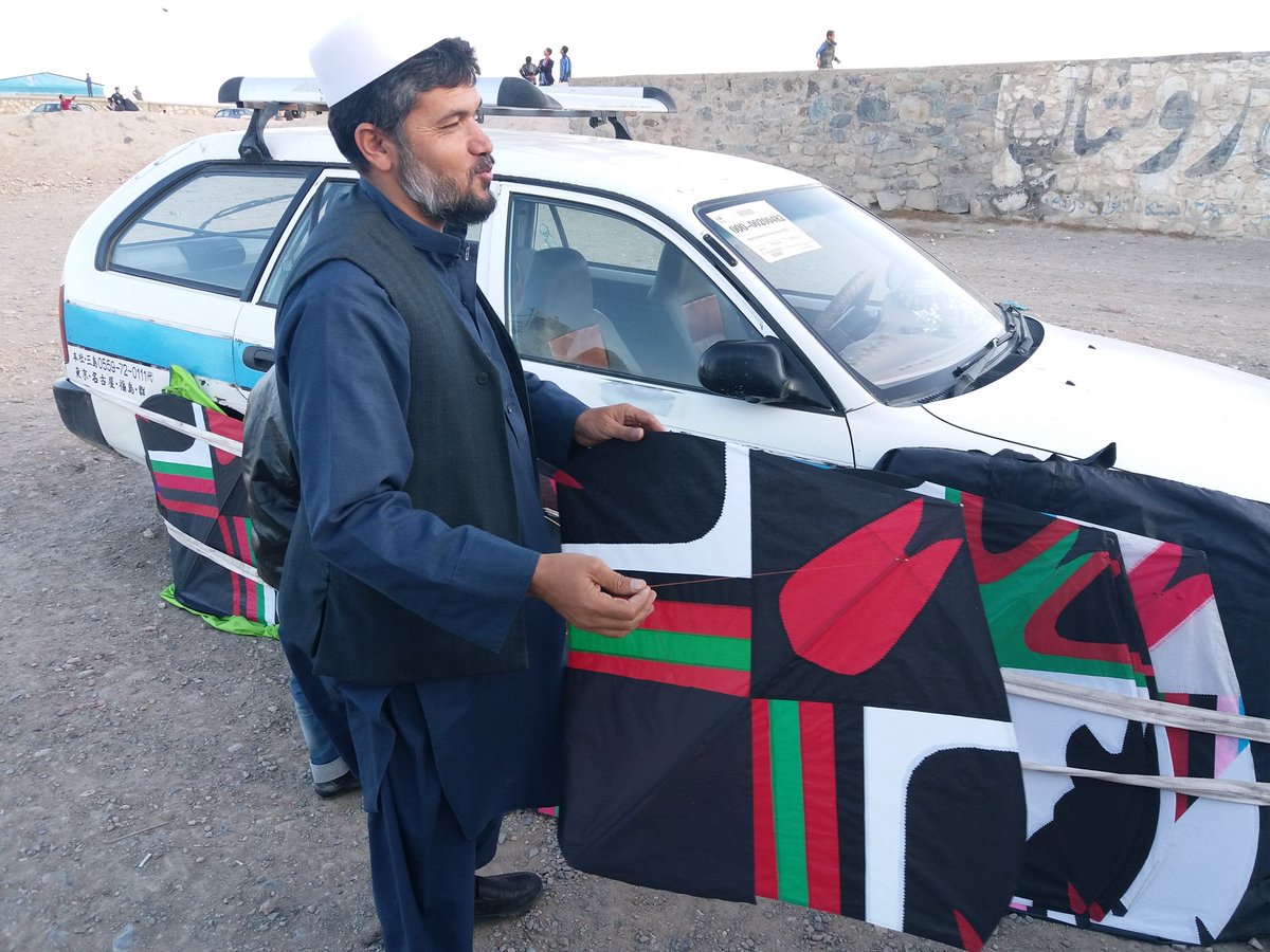 SSharifi1400's tweet image. Kite flying/fighting season has started in #Afghanistan #Kabul. #kiteRunner