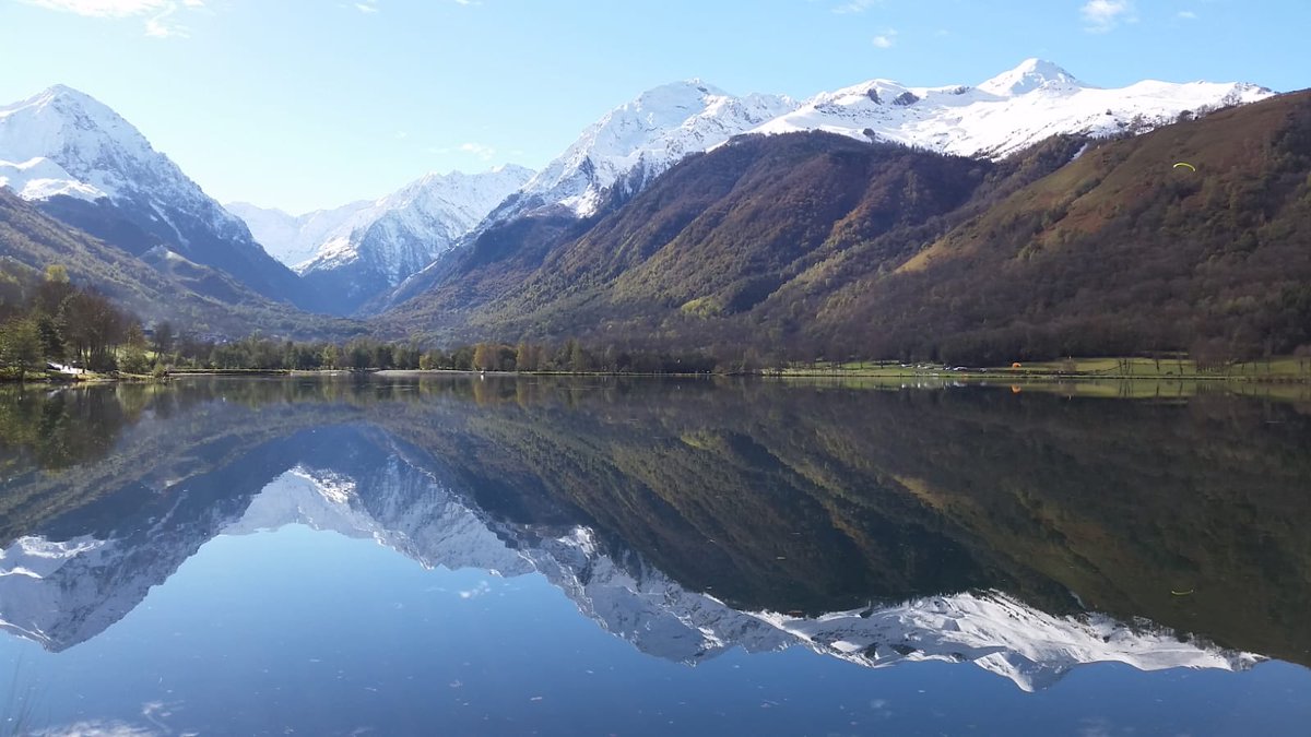 WeAravis's tweet photo. Our #ArtRetreats dates are confirmed for end of #Summer2019 as 31 Aug - 7 Sep and 7-14 September 2019. Limited places! Look at the backdrop to work with! @AandImagazine #Art #France #FrenchPyrenees @hautespyrenees #destinationPyrenees https://t.co/PXjuuVmGMi