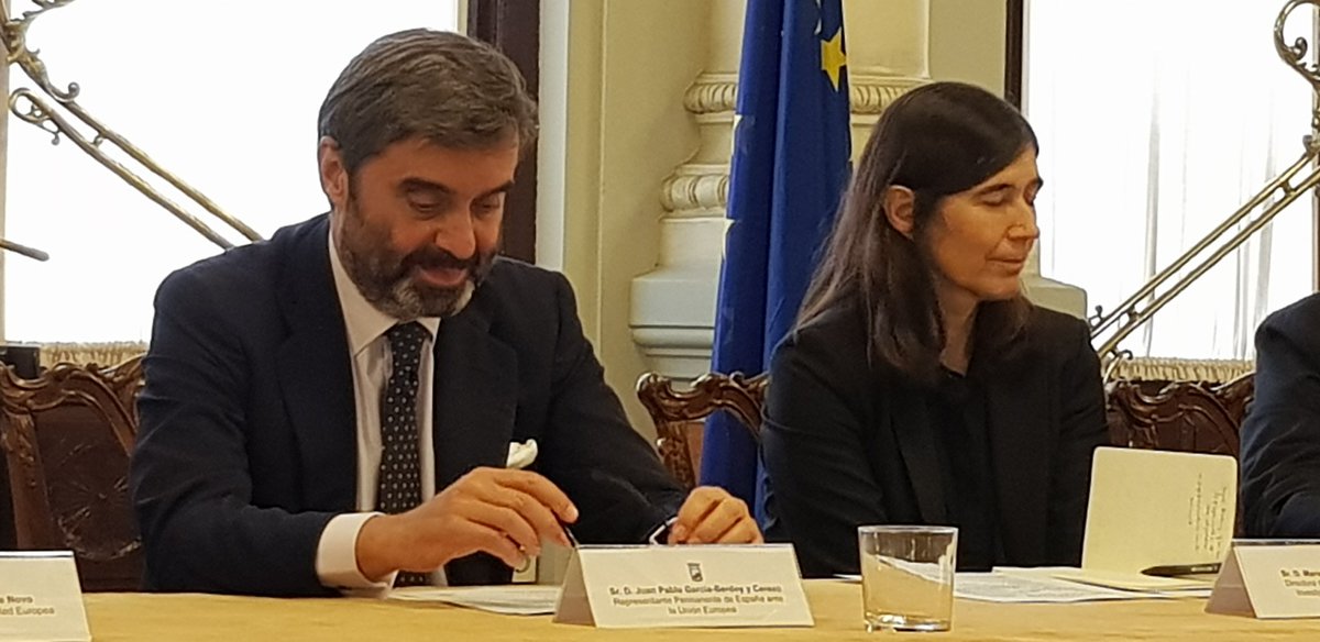 Interviene en la jornada #CienciayUE de la #AMC la Directora del @CNIO_Cancer quien ha impactado al auditorio con su presentación del modelo de institucion que dirige. La financiación y la renovación de los cientificos es factor estrategico. #EuropeForCulture
