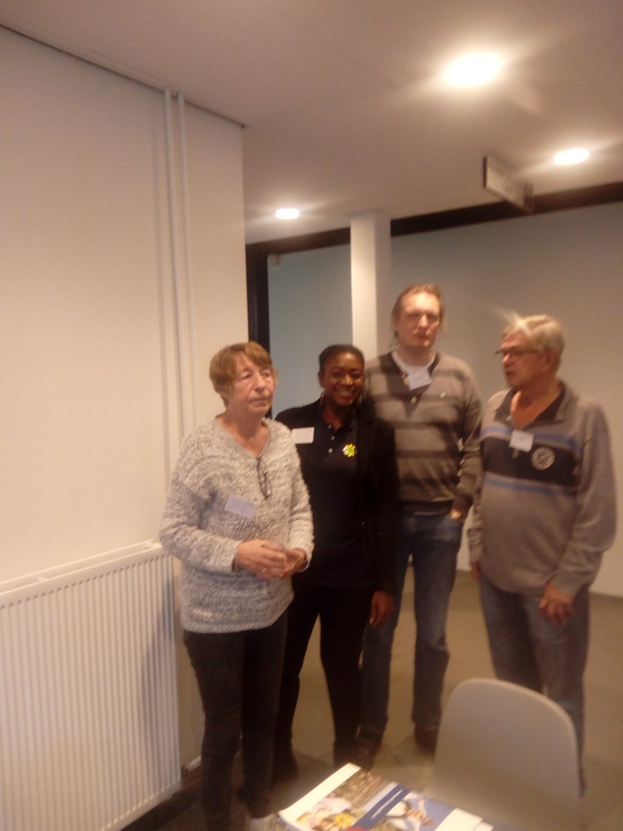 AstridKeerveld's tweet photo. Wil de Vos heeft goed gesproken names de bewoners tijdens de Veiligheidsconferentie. Zeer interessante presentatie van Remco Spithoven. https://t.co/oRuUWp8bbm