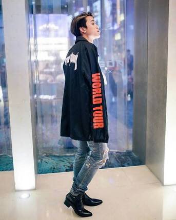 thsisza's tweet photo. เจมมี่ เจมคือผู้ชายแท้ๆที่แหกกฏความเป็นผู้ชายที่สังคมไทยมักตีกรอบไว้อะ แบบกูจะแต่งหน้า กรีดอายก็เรื่องของกู กูจะใส่สกินนี่ จิกส้นสูงออกงานก็ได้ ใครจะทำไม ล่าสุดเพิ่งเห็นคลิปการเป็นบล็อกเกอร์แต่งหน้าให้เพื่อนไปอีก ชอบ https://t.co/oMT9jLTWk9