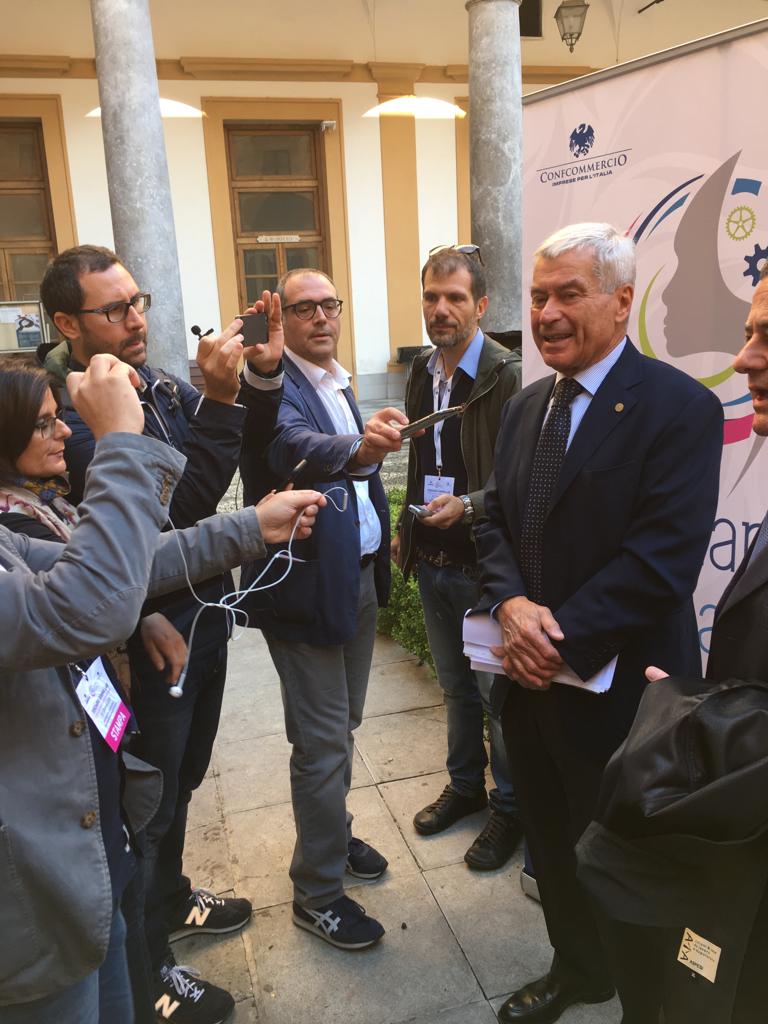 terziariodonna's tweet photo. #Sangalli al #TDLab2018: "le donne imprenditrici sanno valorizzare tradizioni, cultura e prodotti del territorio in cui operano. E' però necessaria più attenzione e impegno da parte della politica e delle istituzioni." https://t.co/QyPSjuJQai