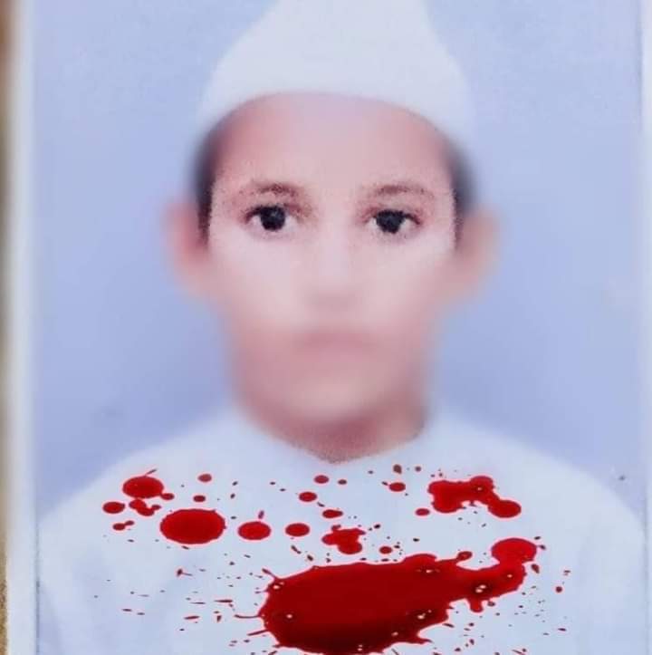 faiyaz_rabbani's tweet photo. @MuslimAwaz पिछले कई दिनों से #मदरसे के बच्चो को पीटा और सताया जा रहा था , शराब की बोतले फेकी जाती थी पर #पुलिस और #प्रशासन ने शिकायत पे कोई कारवाई नहीं की.
आखिरकार मासूम #MohammadAzeem मार दिया गया ! https://t.co/91vOJPNwhg