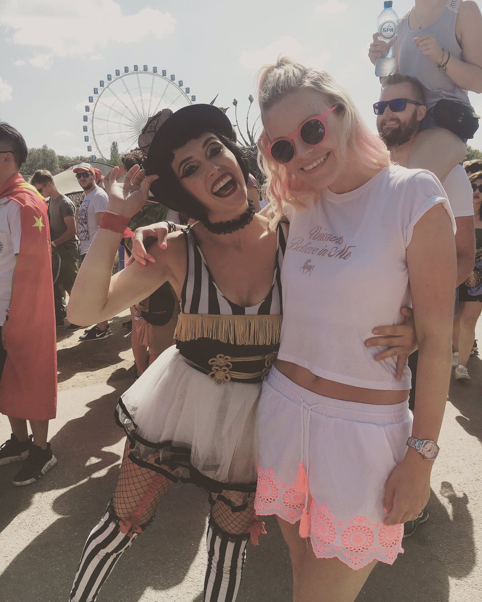 DJ_Tinkz's tweet photo. Friday’s are for remembering the awesomeness of @tomorrowland 🦄😻🌈🎶😎 #tomorrowland #tml2018 #friday #takemeback #tinkzattomorrowland https://t.co/4J18E4t9t5