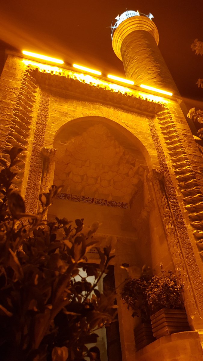 "Hayırlısı..."
Ne güzel kelime;
Önlem alınmış,
Mücadele edilmiş,
Gerisi en yüce makama havale edilmiş...

 #hayirlicumalar