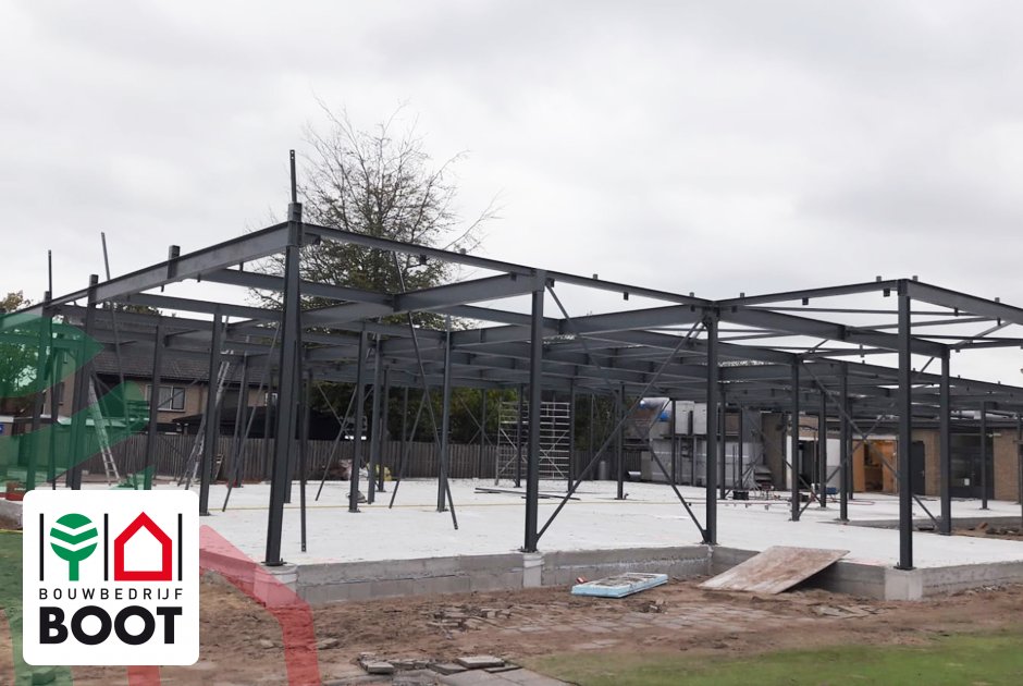 Bij de #Nuts basisschool Teteringen is de #staalconstructie in #opbouw.