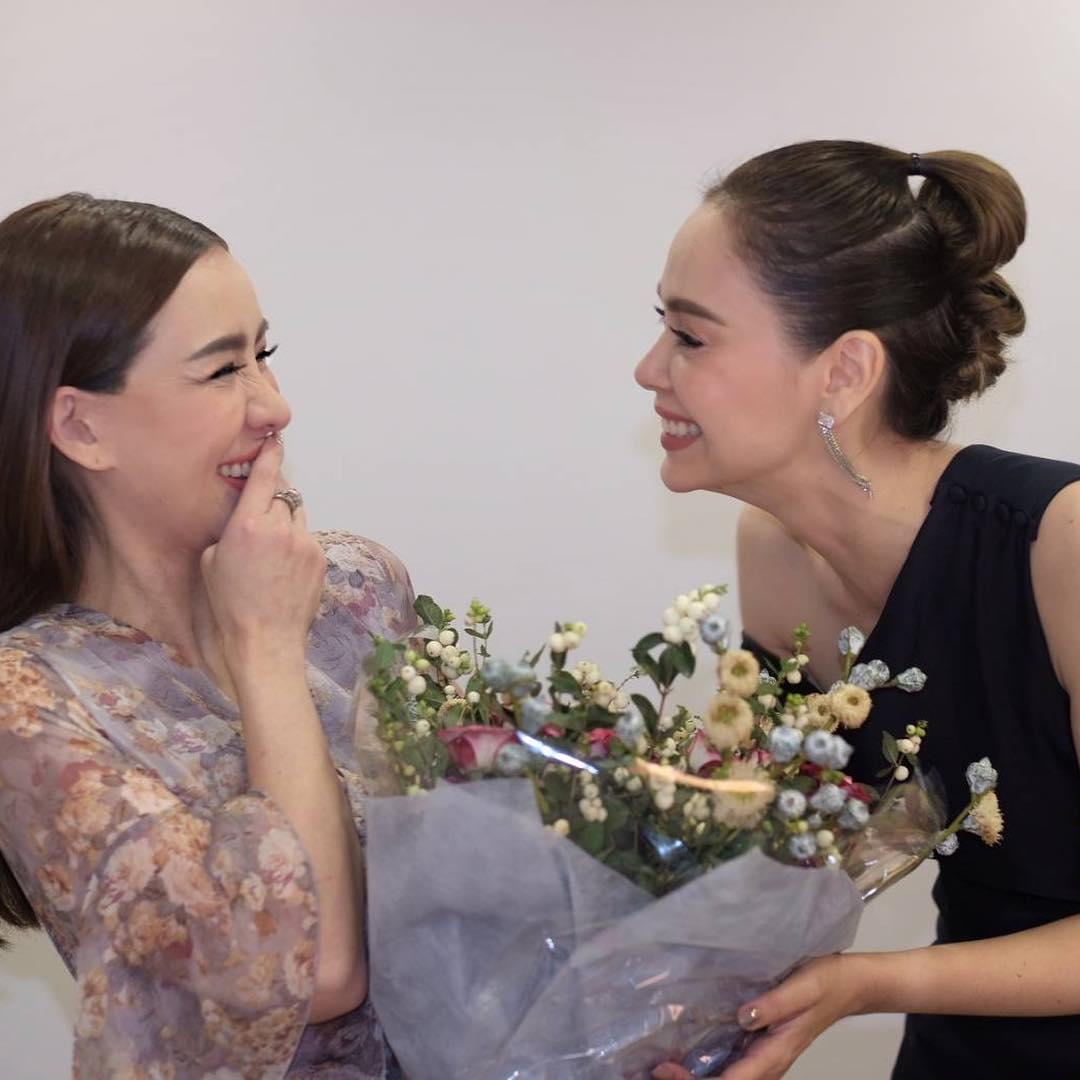 ยินดีกับเพื่อนคนเก่ง 💕🤗👍🏻 nicole_officialaccount ละครเวทีธรรมดาที่ไม่ธรรมดา #stillonmymindthemusical ดอกไม้สวยๆ 💐 pinthira.flowers #ขอไม่ฝากร้านนะคะบัวขอ✨💜🙏