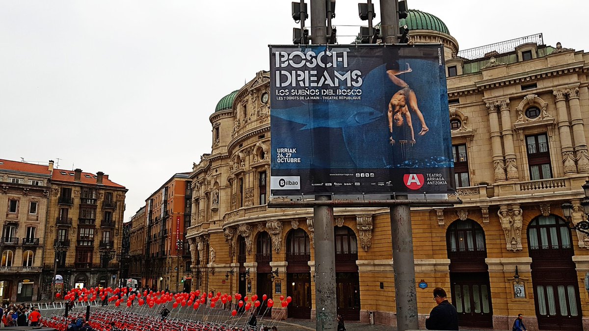 Teatro_Arriaga's tweet image. Día gris en Bilbao🌫️... pero vamos llenarlo de colores con un asombroso espectáculo, pleno de  energía, #acrobacias, pinturas del #Bosco, proyecciones ¡y mucho más! 
Hoy viernes a las 19:30, estrenamos #BoschDreams.
 ¡Pla-na-zo!🤩