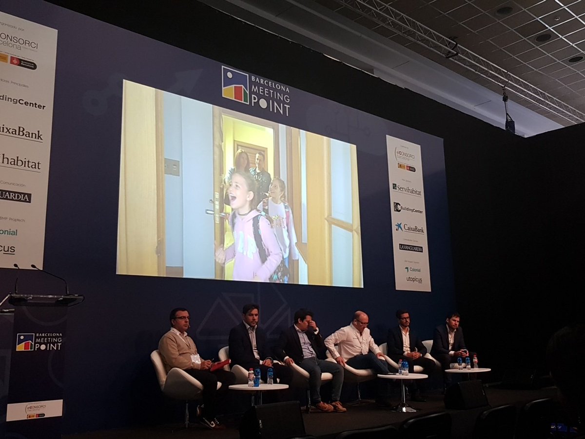 LaSalleTechnova's tweet photo. Starting Round Table #SmartBuilding #SmartCities 
#AlfredSystem #Mayordomo #KeyCenter @NeinorHomes https://t.co/4zLezabCbd