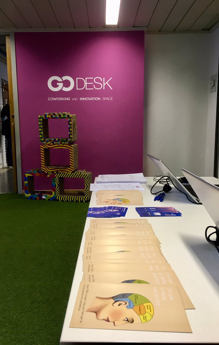 AnnamDic's tweet photo. Ha inizio #Expandere2018, evento organizzato da @cdobasilicata nella sede di @Godesk_social. https://t.co/qrDHtAvxHs