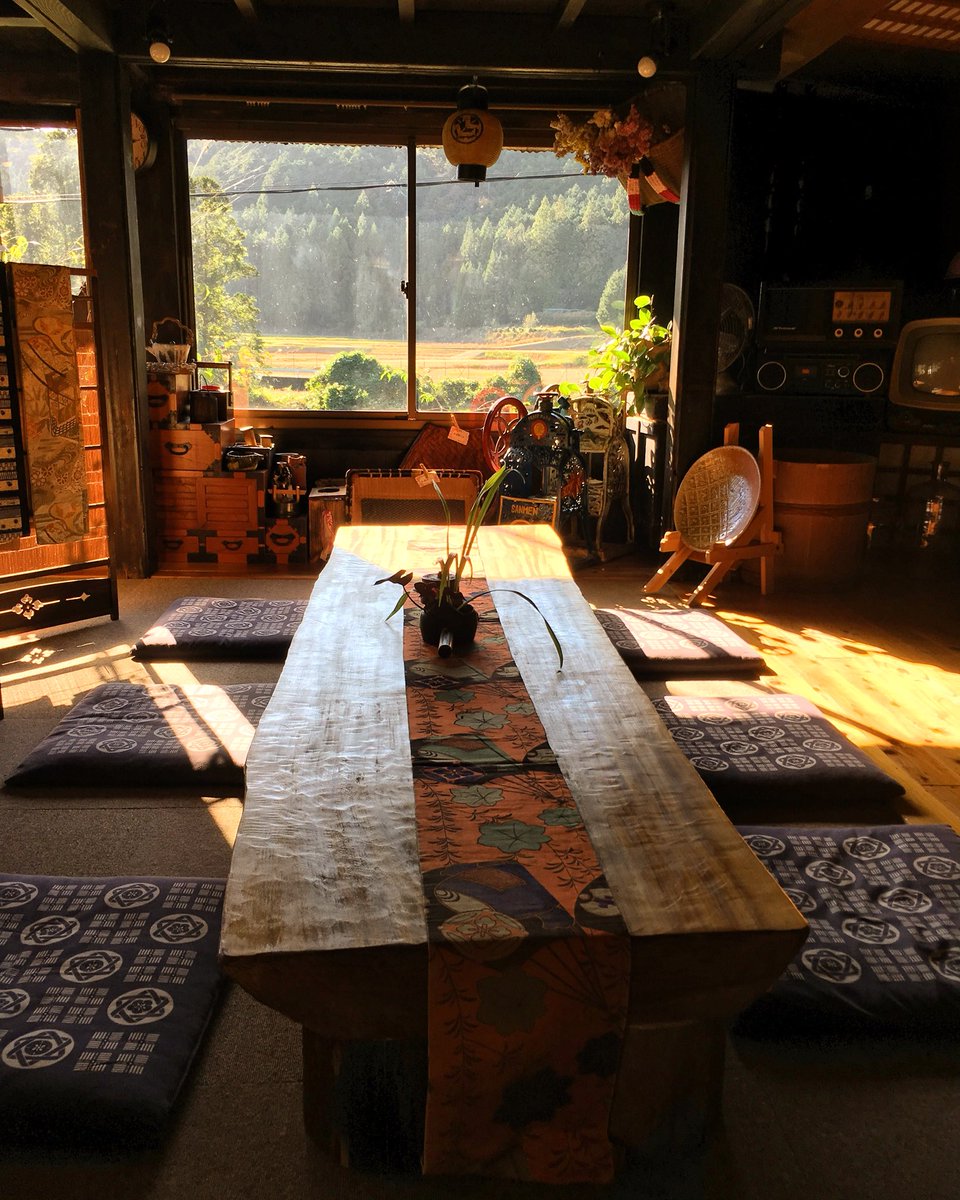 NikkiKumano's tweet photo. When outdoor #light meets the #warmth of #wood in @kumano_city @ENIT_italia @ItalyinOsaka @ItalyMFA @ItalyinJPN @GoCentralJapan @giappone24 @giapponextutti @CT_YOKOSO_Japan @JapanTravel @HIS_viaggi @FossatiOsaka #Japan @JPTravelCentre #Kumanokodo #caffe https://t.co/gLQyAo9Djo