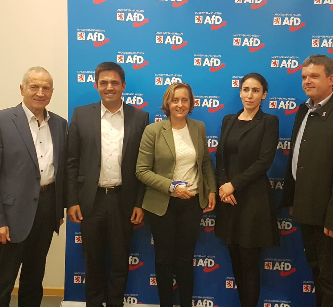 MalteKaufmann's tweet photo. Countdown läuft. 3 Tage bis zur #Hessenwahl. Auf den letzten Metern versuchen wir noch so viele Bürger wie mögl. zu überzeugen: #Hessen braucht eine starke #AfD! Gestern #Wahlkampf-Unterstützung für Steffen Rühl #Vogelsberg. Top-Kandidat, verdient herausragendes Stimmergebnis!🇩🇪 https://t.co/1AobdwoE8I