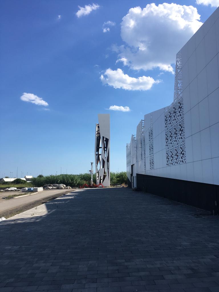 PPANthebrief's tweet image. #ilprogetto Primo #LifeStyleCenter d'Italia inaugurato a #Salerno. Oltre 60 negozi, zone #ristorazione e #fitness con #SPA, campi da #basket, #calcio, #skatepark di 600 mq e una pista indoor per i #gokart. Forte attenzione a #sostenibilità
Leggi l'articolo bit.ly/2PVUSM5