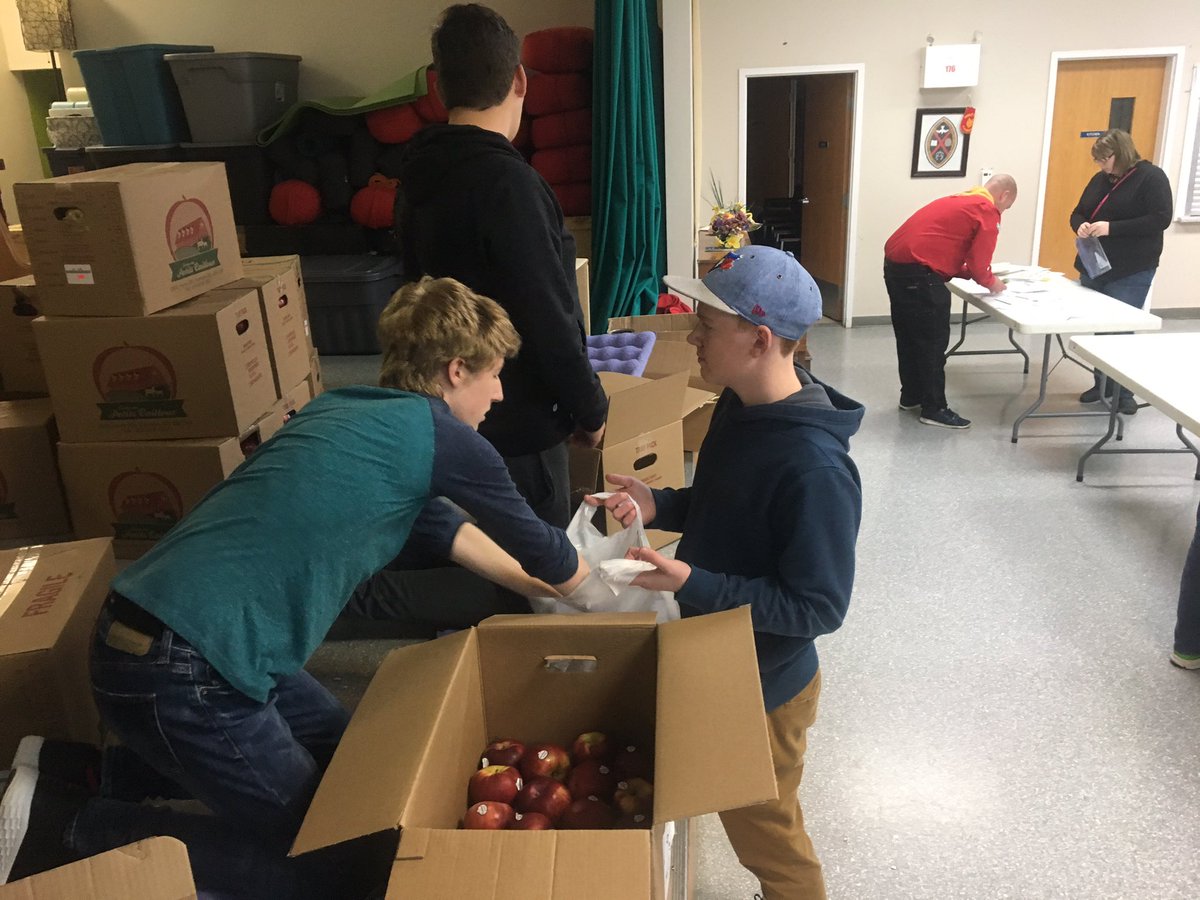 ScoutsGander's tweet photo. Thanks to everyone who helped support our 2018 Apple Day! Can’t wait for Pineapple Day!!! 😉 🍎🍏🍎🍏🍎🍏🍎#Scouts #AppleDay https://t.co/hi9fj4Yt3T