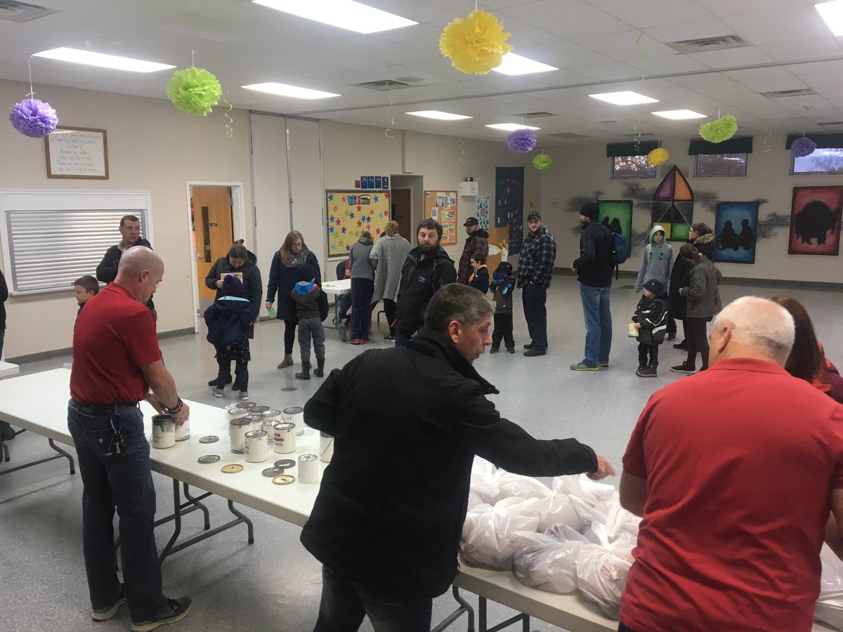 ScoutsGander's tweet photo. Thanks to everyone who helped support our 2018 Apple Day! Can’t wait for Pineapple Day!!! 😉 🍎🍏🍎🍏🍎🍏🍎#Scouts #AppleDay https://t.co/hi9fj4Yt3T