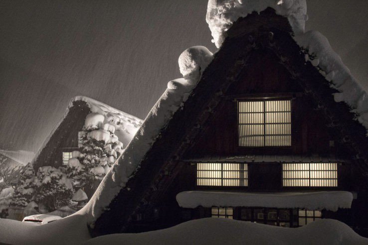 orientex_travel's tweet photo. Shirakawa-go Illumination Festival: Crowds and Storms. https://t.co/6sAgcS2CNk #Japan #Festival #shirakawa-go https://t.co/3VV00C03ML