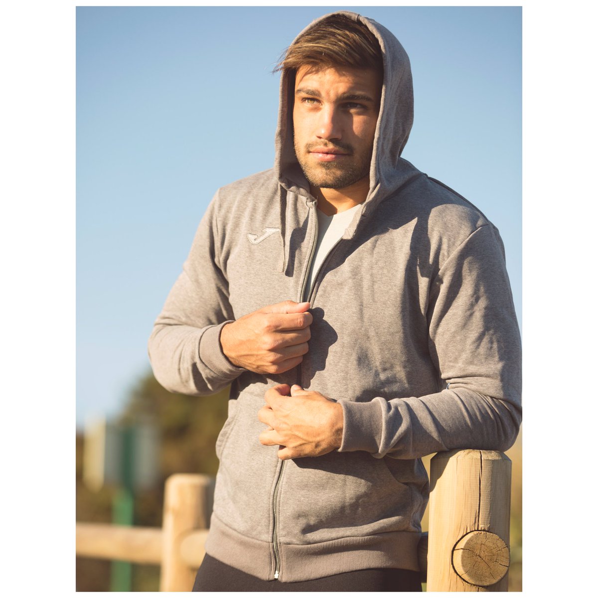 Profitez de votre weekend avec notre sweat capuche Joma 😍