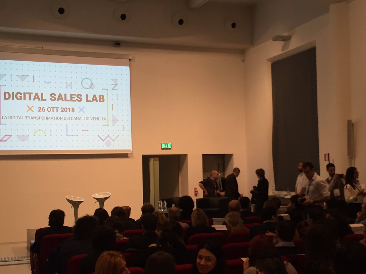 SQcuoladiBlog's tweet image. E per la dodicesima volta... Si parte! #SDBAwards #DLS2018 #DigitalSalesLab