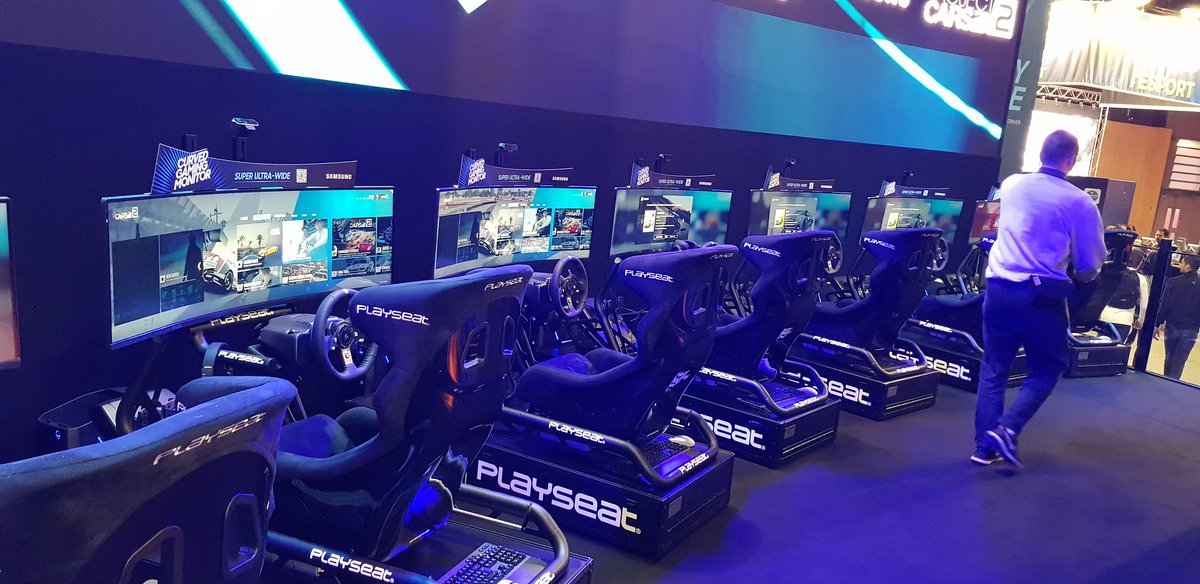 LogitechGFrance's tweet image. Pendant toute la Paris Games Week, retrouvez-nous Hall 3, Stand E046 pour le meilleur du simracing, des goodies de folie et même la possibilité de vous qualifier pour la grande finale du Logitech #GChallenge ! 🏁

#ReadyToRace #LogitechPGW