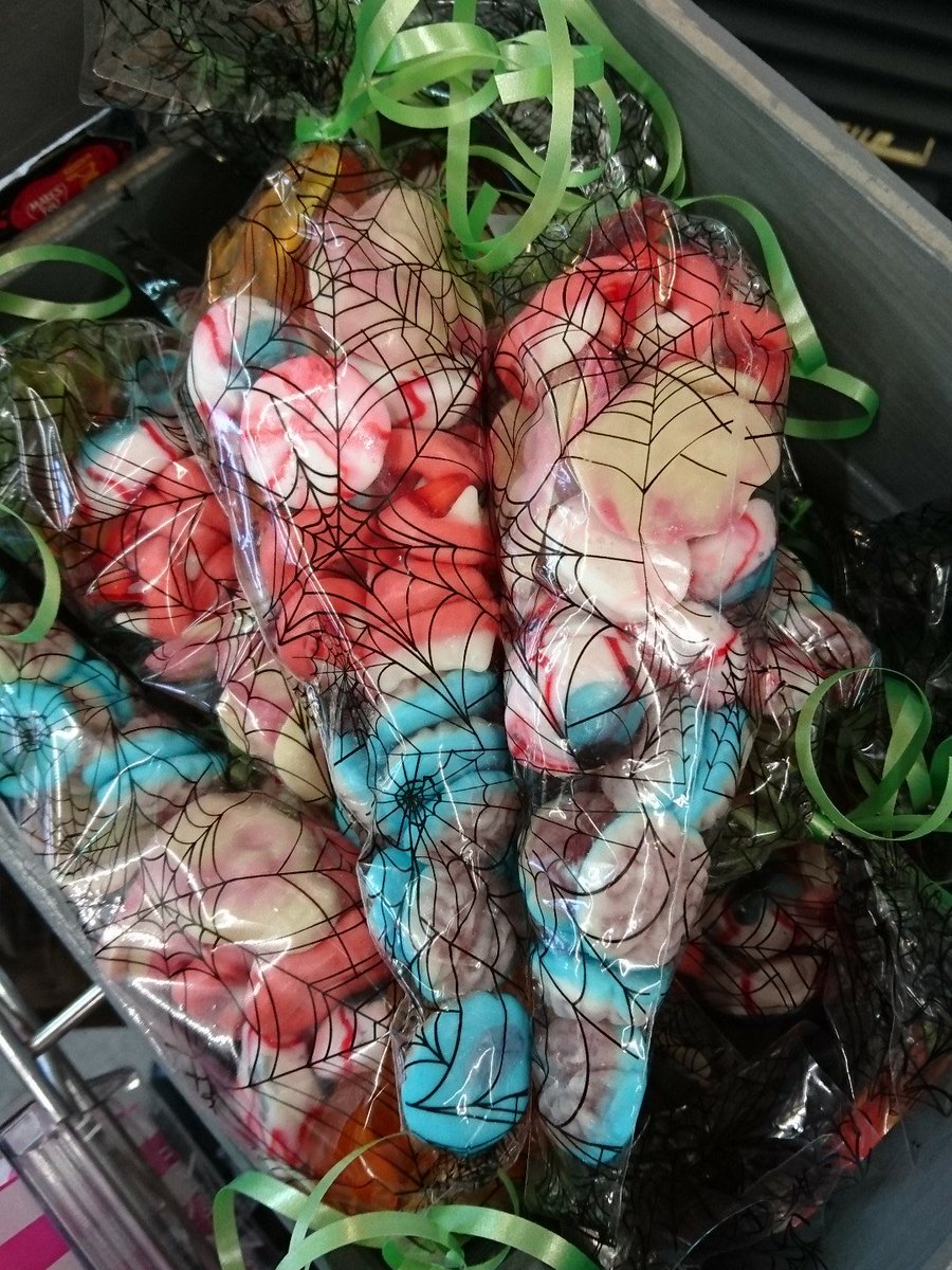 Steven 💀 has been busy over night in the <a href="/LollipopTS/">Lollipop</a> department making up #TrickorTreat bags &amp; #Halloween #SweetCones 
👻🍭😍🍬💀🍬😘🎃😈🍭🍬👻