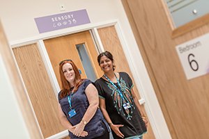 kmmh_nhs's tweet photo. We are #KMPTProud of the hard work, passion &amp; co-production that has gone into our Mother and Baby Unit in Dartford supporting mums from across Kent, Surrey &amp; Sussex with acute perinatal mental health. It's a unit "built by mums, for mums." Peer Support Worker &amp; mum, Tee Nixon https://t.co/YyR68xa5QY