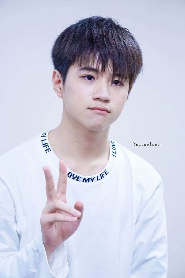 View83954080's tweet photo. โดนเด็กคนนี้ตกซะแล้ว💓ใจบางไปหมดแล้ว💕ขอบคุณเจ้าของภาพ🙏
#แปลนไม่ใช่เเพลน https://t.co/Up6NuTmIB1