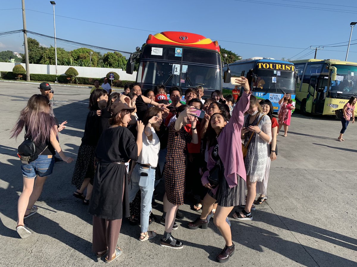lovelizm's tweet photo. KILIGin Philippine🇵🇭
みんな楽しそうだよーーーーー🧡
みんなを連れてこれて
幸せだね！！！
#Philippine https://t.co/w9wkgpBNUb