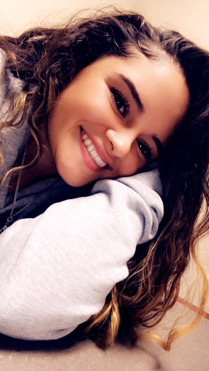 lexalu_'s tweet photo. I was supposed to be studying lol https://t.co/EiSR3VLb3y