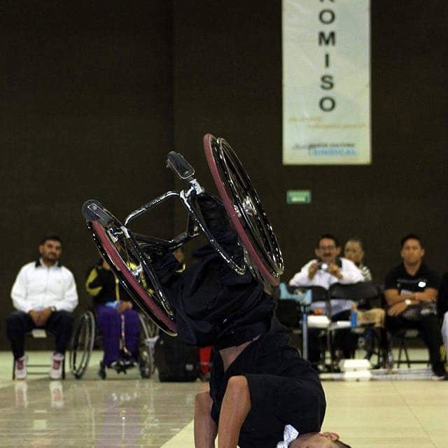 ADESSIREM1's tweet photo. Jesús Yermain Fernández Ángeles, #PremioEstatalDelDeporte 2018, en el Estado de México, por las medallas de oro, plata y bronce, que conquistó en el Campeonato Mundial de Danza Deportiva, en Bélgica. Felicidades!! #mexiquenses #adessirem #deporteadaptado #paradancesport https://t.co/h2FT73RORh