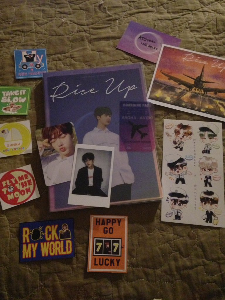 heartsyastro's tweet photo. got my rise up album yesterday and i'm so in love !!! thank you so much @astrorder @soIarity #solarfb 💘💘 https://t.co/jYhiV14Gu6