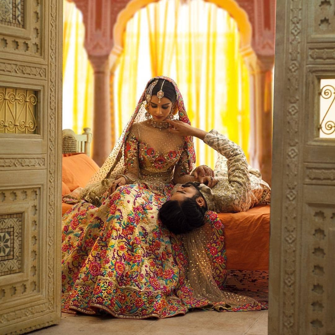 GetYourVenue's tweet photo. Harmony of hues, vibrance of floral prints, and elegance of tiny embellishments - there is no denying the charm of this bespoke #bridallehenga!😅💞
.
.
.
Shot by: @khawar_riaz_official 
Lehenga: @nomiansari 
Makeup: @krbridalmakeup
#bridaldress #lehenga #gyv #getyourvenue https://t.co/Z8WTqmcV6m