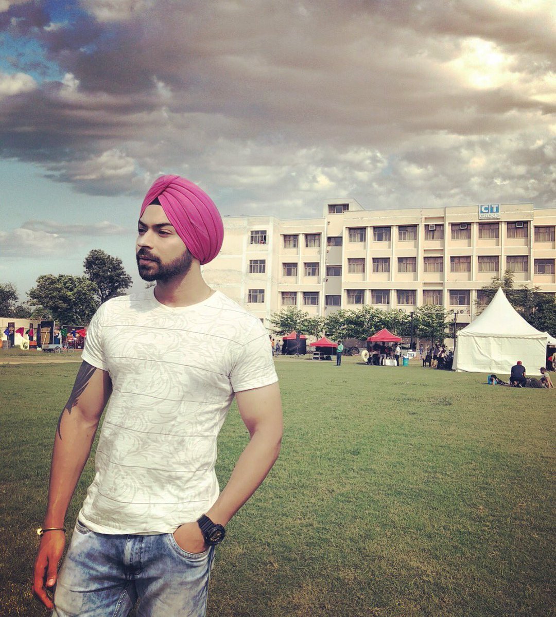 amansinghdeep01's tweet photo. #Focused #Mrpunjab #actor #punjabi https://t.co/B0XZBbMuCi