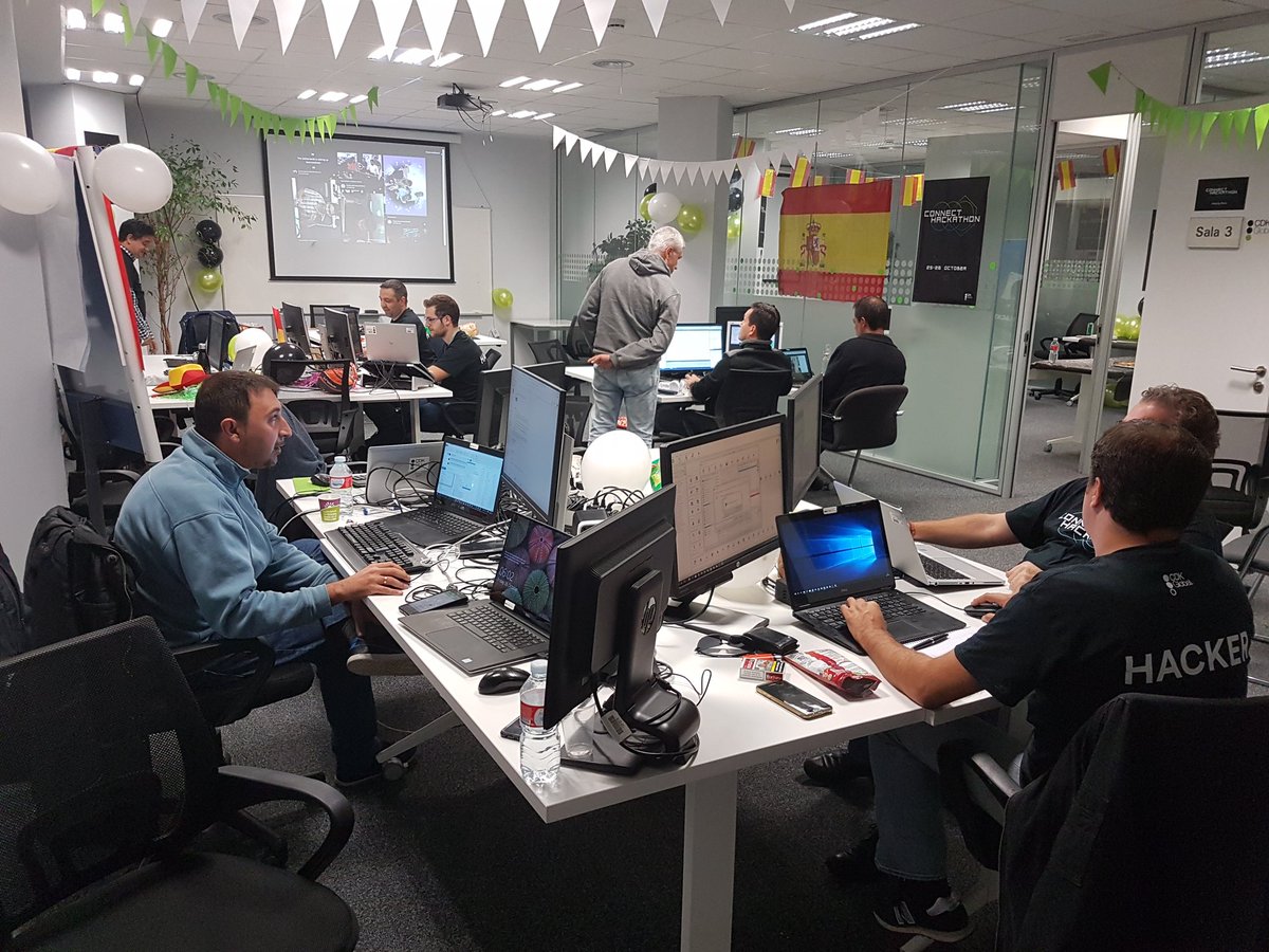 pgcpablo's tweet photo. 7:00am Spain time. #connecthack https://t.co/xYlRkKk0le