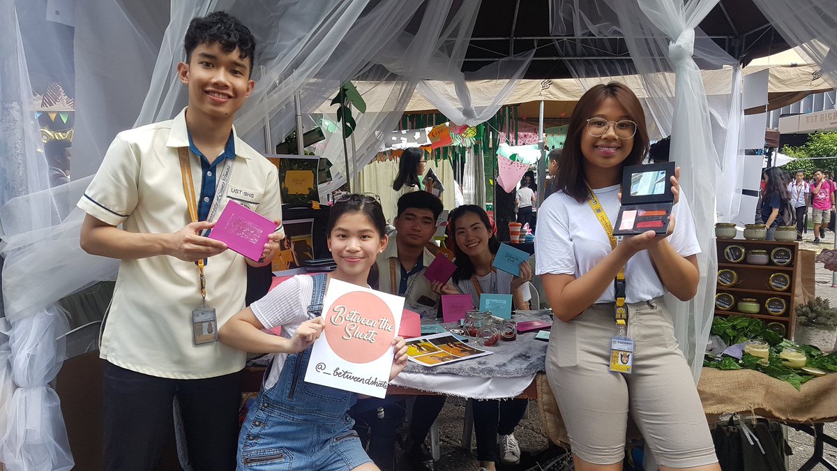 _betweendsheets's tweet photo. Buy your lip&amp;cheek paper makeup now!!! It's our last day today get one now 😜 https://t.co/Yi43aD3EZe