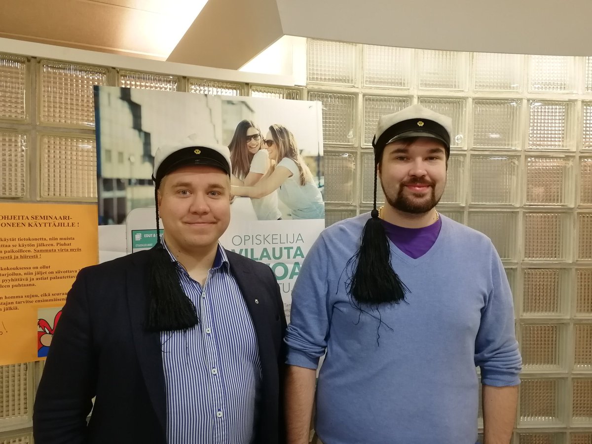 teekkari's tweet photo. Muistakaa laittaa lakki päähän TTYY:n viimeisten vuosijuhlien ja vuosijuhlaviikon kunniaksi! #lakinulkoilutuspäivä #tampereenteekkari https://t.co/2KekhrfmOy