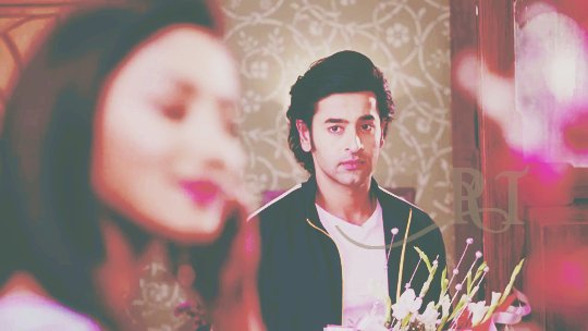 HotAttraction10's tweet photo. R x I   10.25.18 
 
this scene was very LOVE.  he is falling in love with her each passing day.

#Roop  #Ishika #RooShika  #ShaNal @sharmarashmi20 @shasha303 @DonalBisht @shantibhushan3 @ColorsTV https://t.co/1XiwGJ3fj2