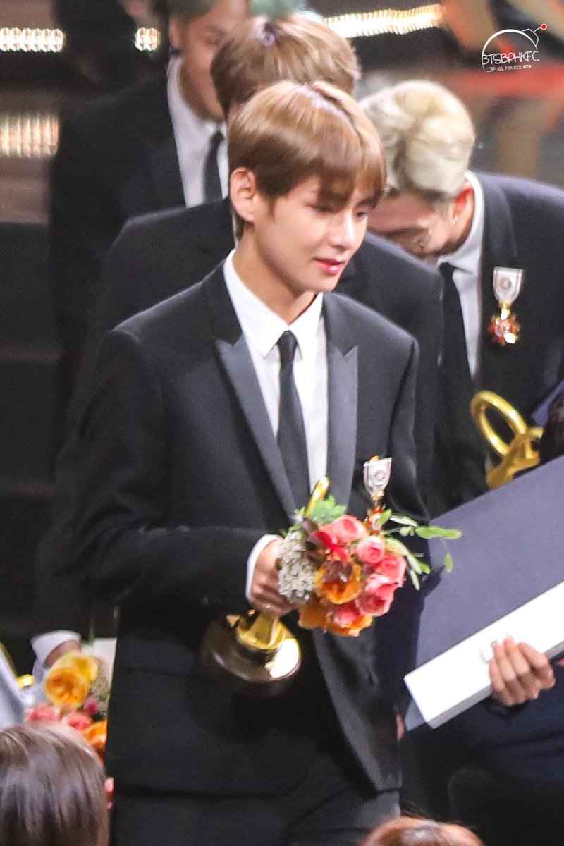 181024 대중문화예술상
#방탄소년단 #BTS #뷔 #태형 #V <a href="/BTS_twt/">방탄소년단</a>

Our SUPERHEROES, congratulations! 💐