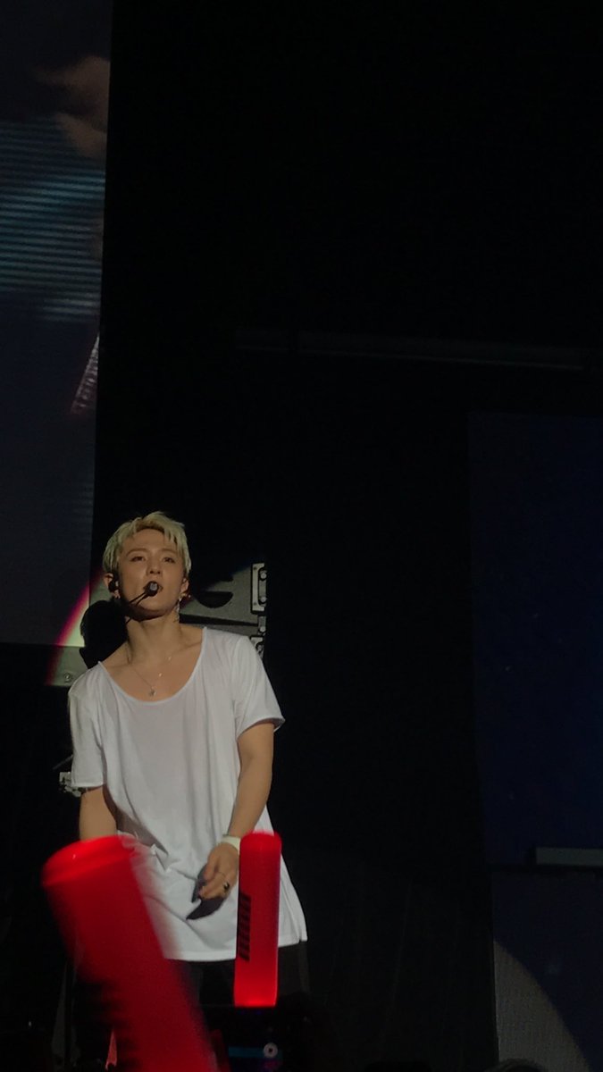 xiasgf's tweet photo. i love U #ikon #donghyuk #dk https://t.co/4FWU93k649