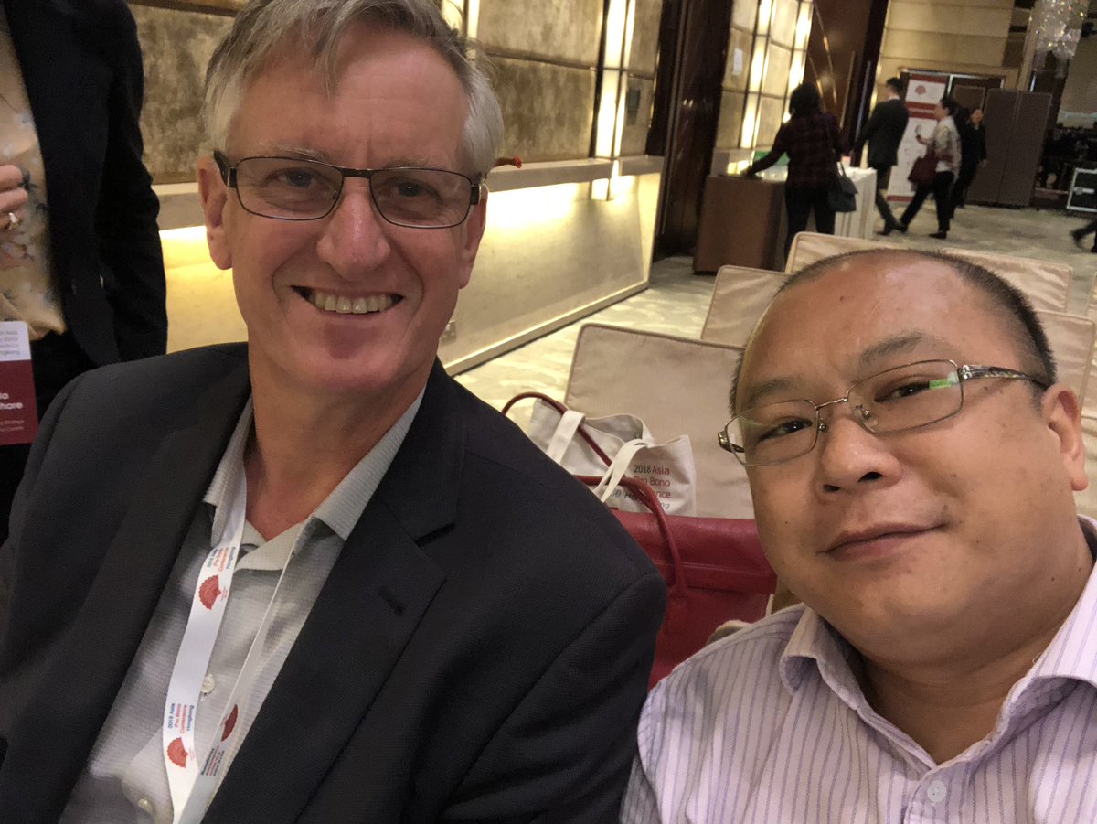 Stephenlai76's tweet photo. Great to meet @JcorkerJohn today at #APBC2018 I had been retweeting his posts yesterday and randomly sat next to today. Good to connect. #ProBono https://t.co/Ooz7wCsQsg