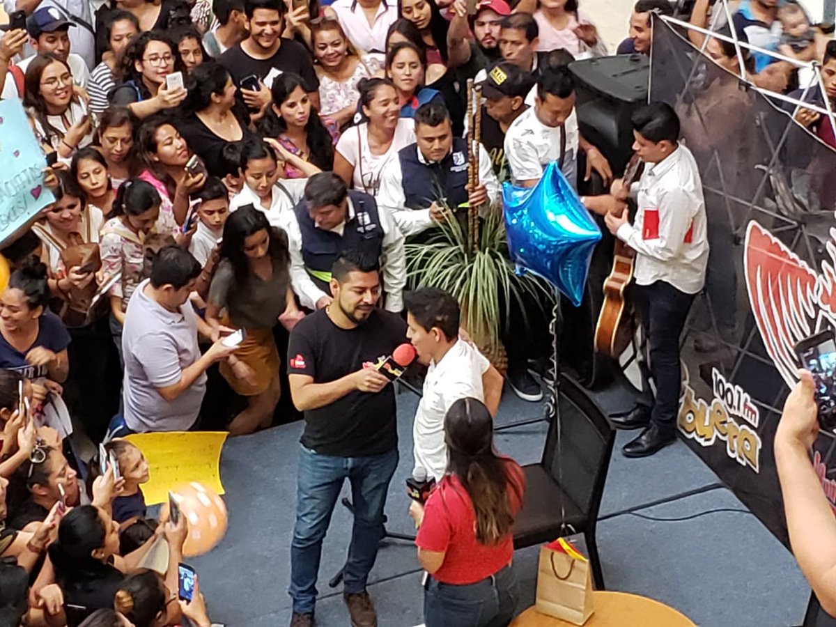 MapachitosDeAC's tweet photo. Asi recibio #TuxtlaGutierrez a  @AlexisMusicMX 
Gracias mi gente #Tuxtleca por tan hermoso recibimiento.
#VamoConTodo
#SiSePuede
#ClubesUnidos.
@Yadi_Molina01 
@lacademiaazteca 
@VengaLaAlegria 
@Ventaneandouno 
@TodoUnShowMX 
@Aztecauno 
@sonic https://t.co/BLUFzp7HXD