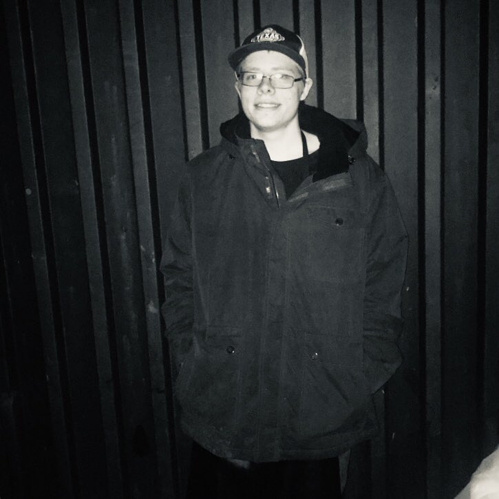 DishlordKyle's tweet photo. Stepping out pretty late tonight boys (please don't tell my mom) https://t.co/dubKlAjM0w