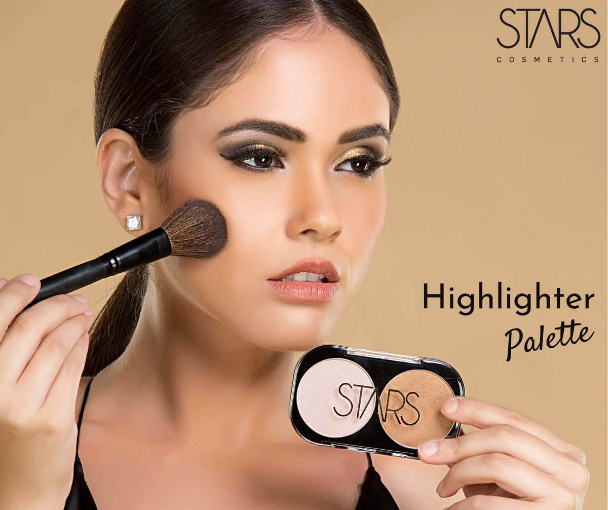 StarsCosmetic's tweet photo. Flaunt your sun kissed glow with Stars Highlighter Palette.
It's lightweight formula adds a natural looking radiance to your face.
#starscosmetics #makeup #highlighterpalette https://t.co/mWFMJBa8d4