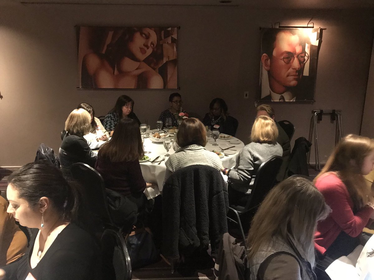 mariopalma4's tweet photo. Another successful night of educators celebrating the Multilingual Learners with whom they have the privilege to work. #Brindamos #BreakingBread @AmericanReading @kayep20 #WIDA2018 #JuntosEnLaLucha #IAmMyLanguage @ameliadgvl @margogottlieb https://t.co/5dRoyspkht