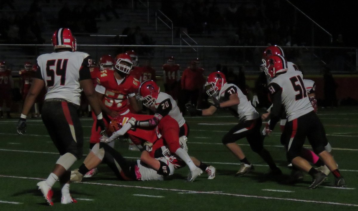 YagaBomb24's tweet photo. @NWFootball2 ended its 6-3 season on a high note Thursday night after a 22-8 win over Williamsville East in the Chuck Funke Finals. Read all about it in my recap. https://t.co/RA9500BQJv https://t.co/ahTSJQQiJq