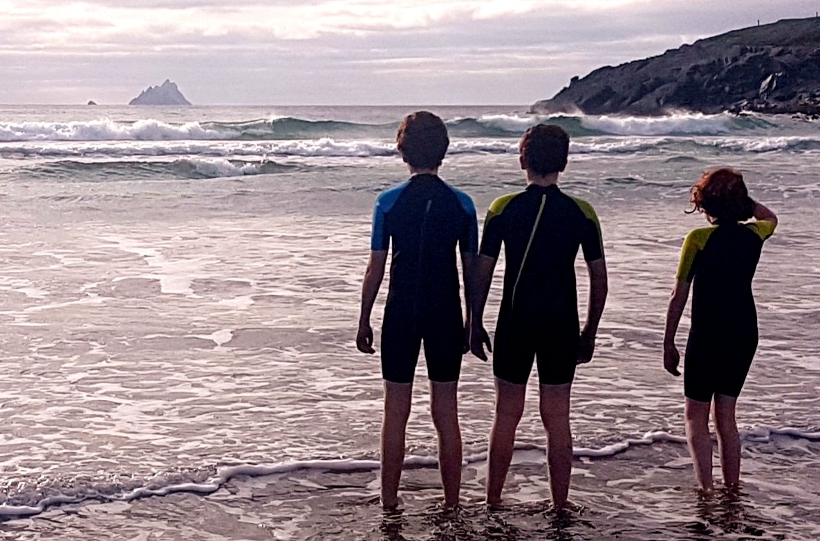 mccarthy_fran's tweet photo. Searching for Luke Skywalker @HamillHimself from St Finian's Bay @wildatlanticway #skellig #Kerry #StarWars https://t.co/faxWc4cDZR