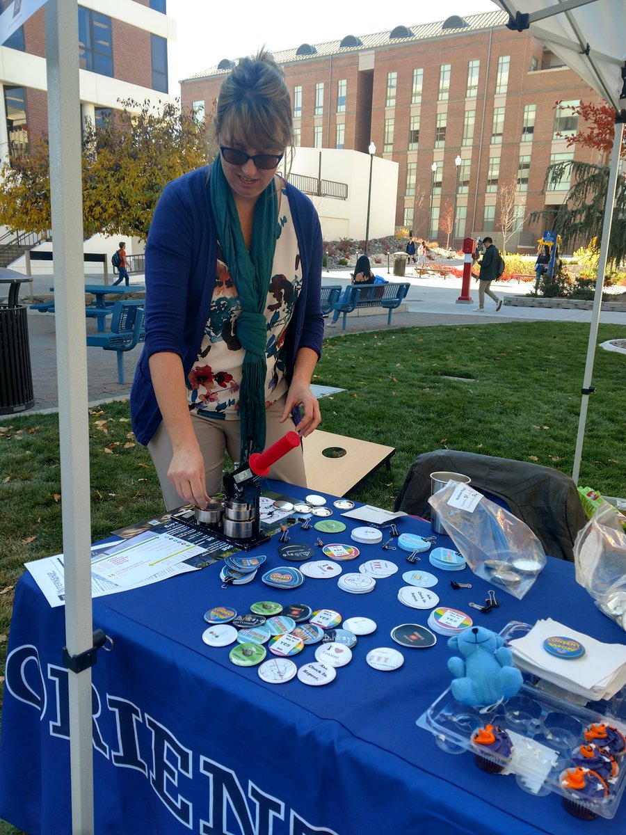 passed out our first 100 #consent buttons today w/<a href="/LMaletsky/">Dr. Lisa Maletsky</a> Take the SCCS survey in November #netmatnv #enthusiasticconsent #survey #SAPro